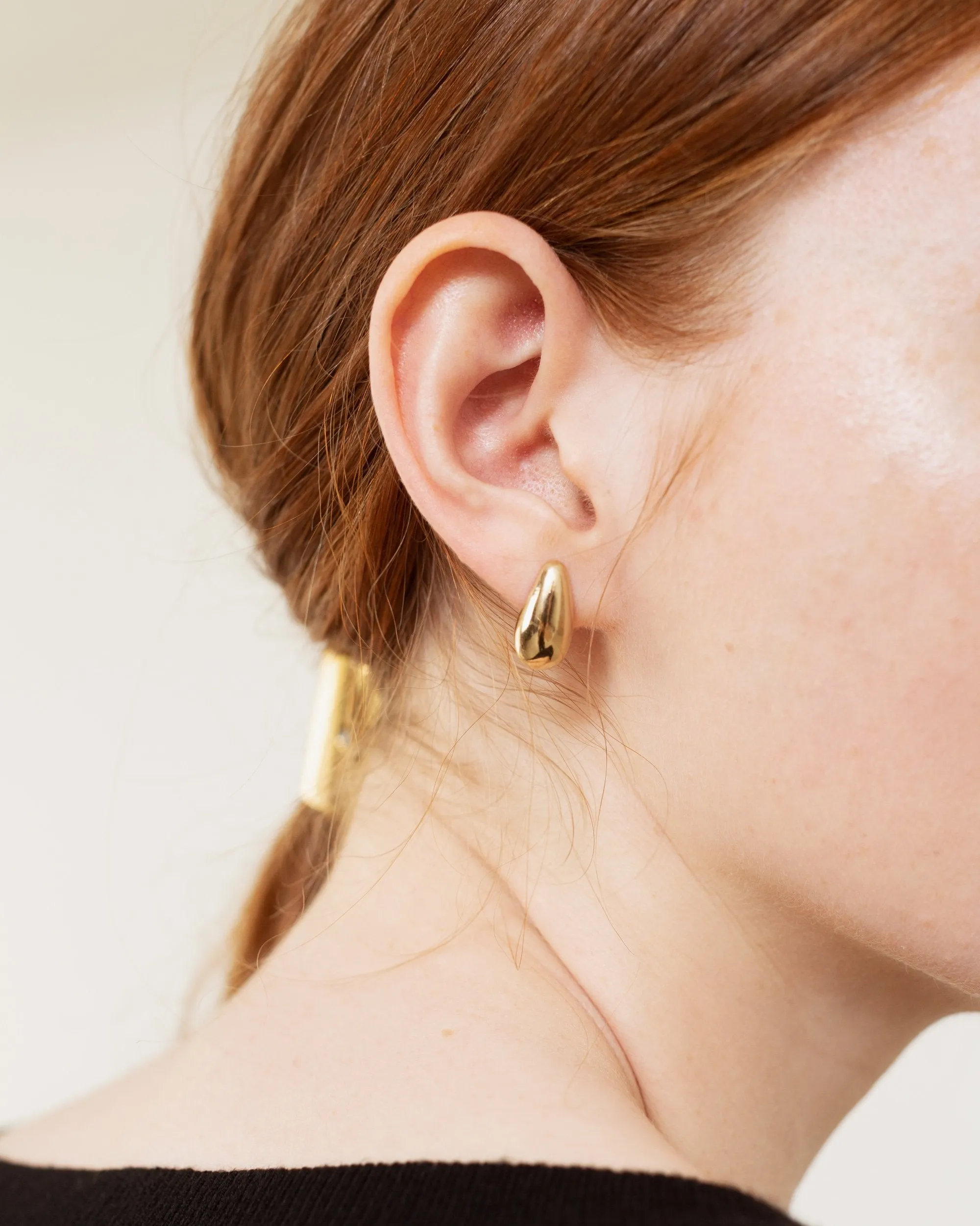 14K Gold Teardrop Stud Earrings