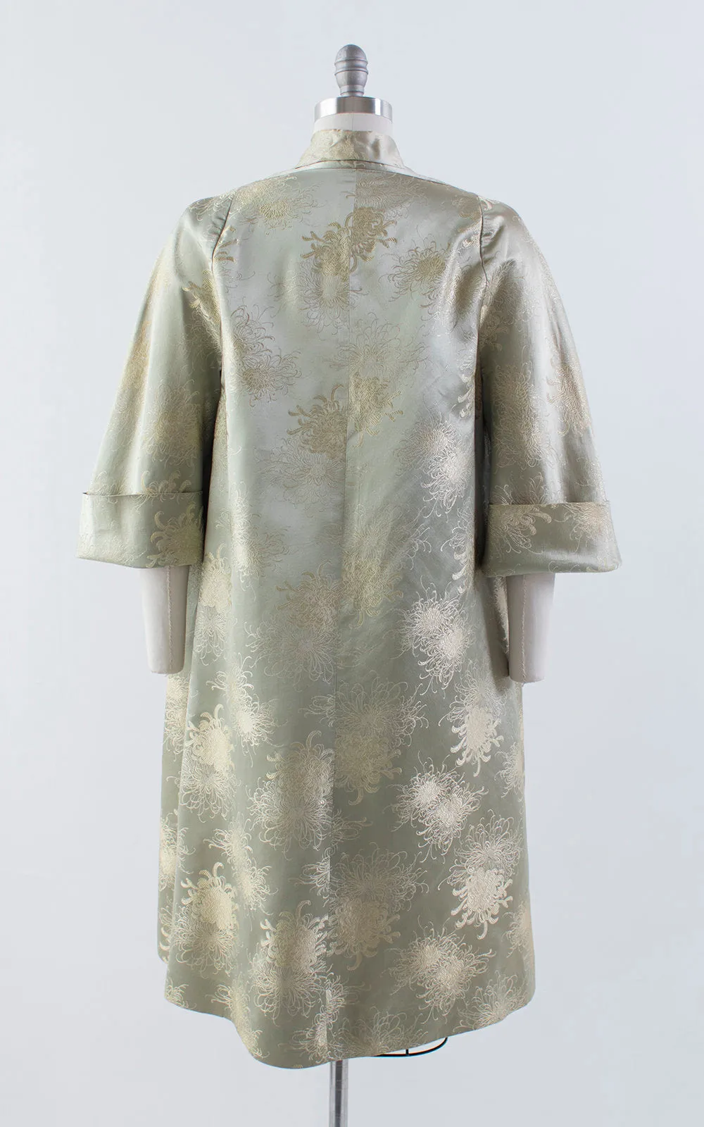 1950s Chrysanthemum Silk Satin Green Swing Coat | medium